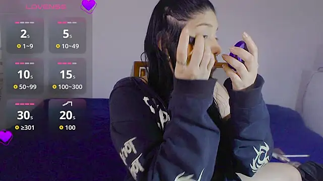 Snapshot of sharonnleon chatting on 03/05/26, 09:22 sharonnleon online show from 03/05/26, 09:22