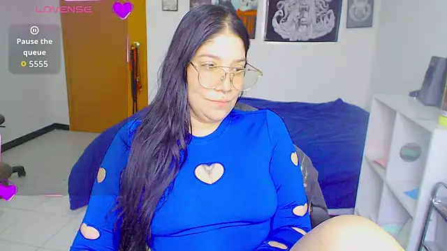 Snapshot of sharonnleon chatting on 03/09/26, 09:30 sharonnleon online show from 03/09/26, 09:30