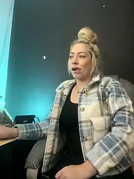 Snapshot of viktoria_davis_ chatting on 01/16/26, 11:53 viktoria davis online show from 01/16/26, 11:53