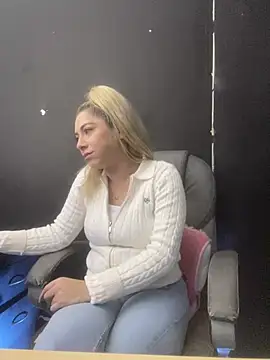 Snapshot of viktoria_davis_ chatting on 02/08/26, 10:13 viktoria davis online show from 02/08/26, 10:13