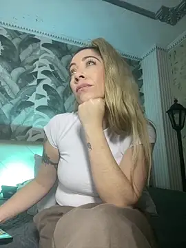 Snapshot of viktoria_davis_ chatting on 04/15/26, 11:05 viktoria davis online show from 04/15/26, 11:05