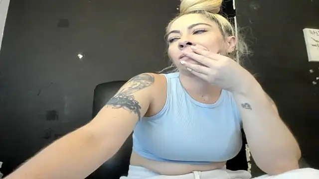 viktoria davis  online show from 07/08/26, 12:04