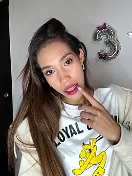 zoe storm online show from 12/21/25, 12:51