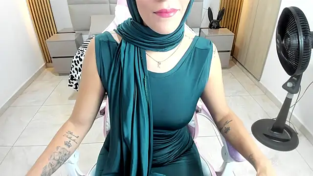 Zulema hamdi online show from 02/08/25, 12:06
