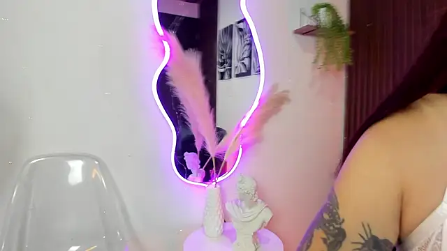 Snapshot of Georgina_caruso chatting on 03/12/25, 08:10 Georgina caruso online show from 03/12/25, 08:10