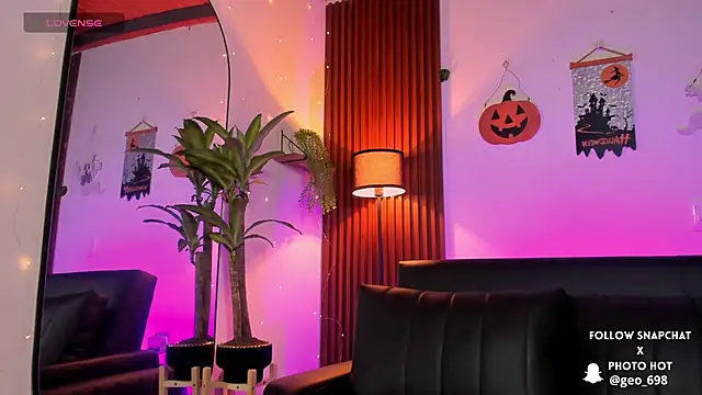 Snapshot of Georgina_caruso chatting on 10/23/25, 05:07 Georgina caruso online show from 10/23/25, 05:07