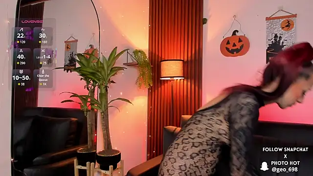 Snapshot of Georgina_caruso chatting on 10/28/25, 03:32 Georgina caruso online show from 10/28/25, 03:32