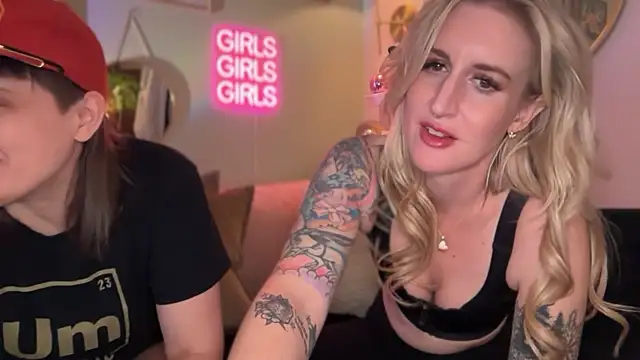 Officiallyonlytams online show from 02/15/26, 12:29