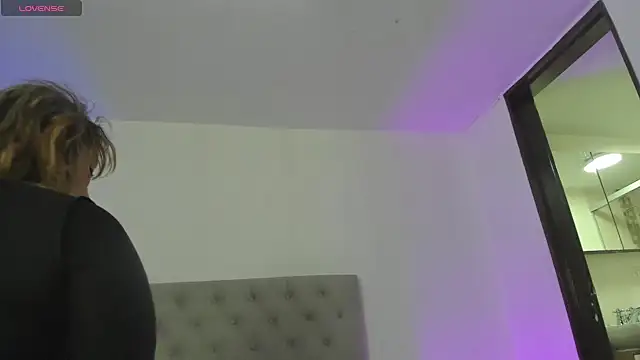 Snapshot of Dayana__Ospina chatting on 02/10/25, 07:38 Dayana  Ospina online show from 02/10/25, 07:38