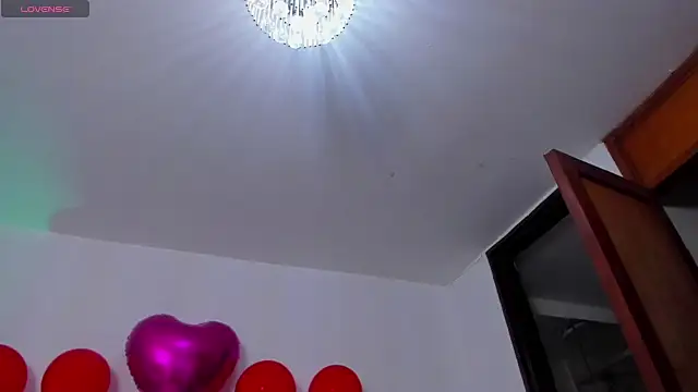 Snapshot of Dayana__Ospina chatting on 02/13/25, 07:31 Dayana  Ospina online show from 02/13/25, 07:31