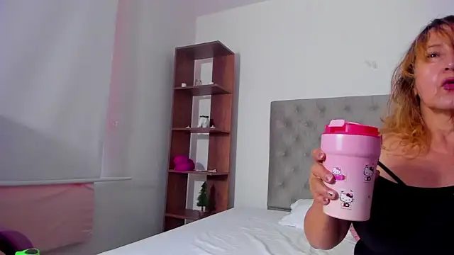 Snapshot of Dayana__Ospina chatting on 02/20/25, 07:41 Dayana  Ospina online show from 02/20/25, 07:41