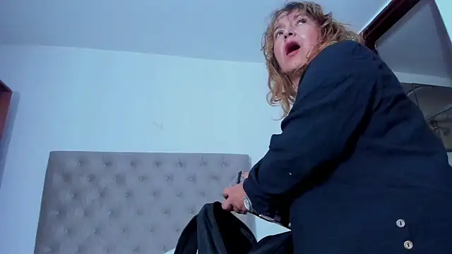 Snapshot of Dayana__Ospina chatting on 02/21/25, 10:26 Dayana  Ospina online show from 02/21/25, 10:26