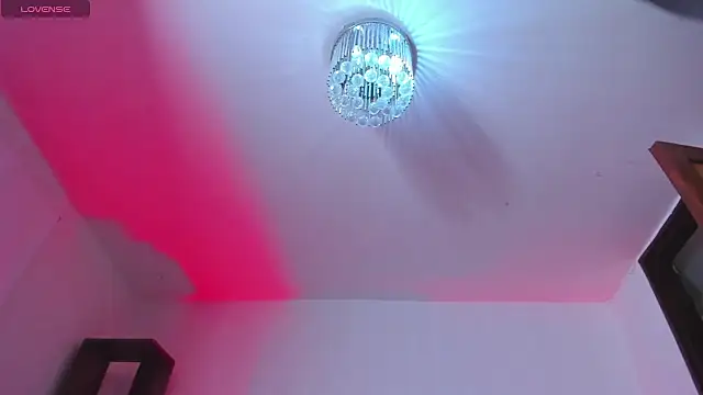 Snapshot of Dayana__Ospina chatting on 03/07/25, 01:42 Dayana  Ospina online show from 03/07/25, 01:42