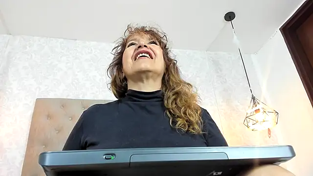 Snapshot of Dayana__Ospina chatting on 10/22/25, 07:57 Dayana  Ospina online show from 10/22/25, 07:57