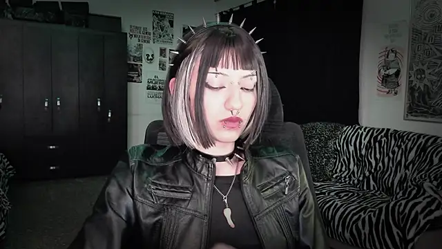 Snapshot of roxy_toxic chatting on 06/11/26, 02:53 roxy toxic online show from 06/11/26, 02:53