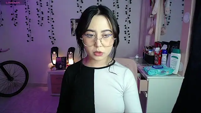 Snapshot of _codeline chatting on 11/27/25, 04:58 codeline online show from 11/27/25, 04:58