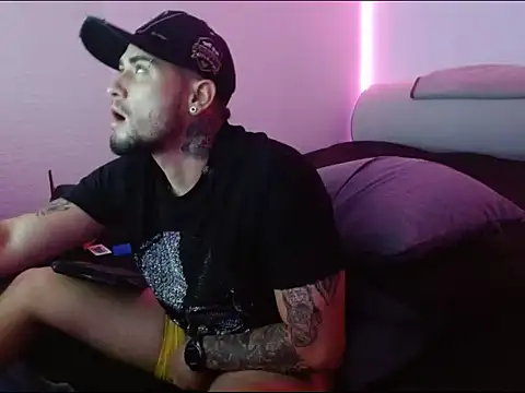 Snapshot of Lliam_2 chatting on 01/18/25, 05:52 Lliam 2 online show from 01/18/25, 05:52