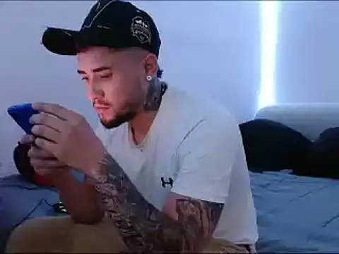 Snapshot of Lliam_2 chatting on 02/01/25, 06:51 Lliam 2 online show from 02/01/25, 06:51