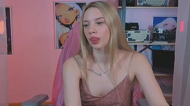 Snapshot of katt__y chatting on 03/20/26, 05:12 katt y online show from 03/20/26, 05:12