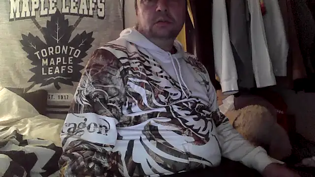 Snapshot of yourcourage1 chatting on 09/27/25, 03:44 yourcourage1 online show from 09/27/25, 03:44