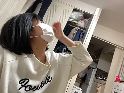 riri riri jp online show from 10/14/25, 10:05