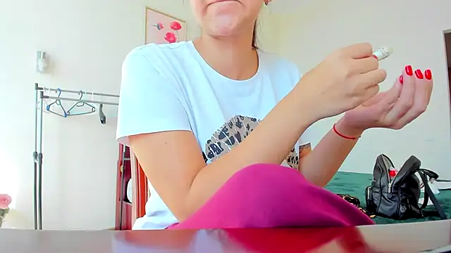 Tianiaa online show from 09/18/25, 07:32