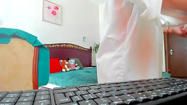 Tianiaa online show from 09/24/25, 09:34