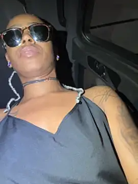 Snapshot of thegodstayce chatting on 12/14/25, 12:27 thegodstayce online show from 12/14/25, 12:27