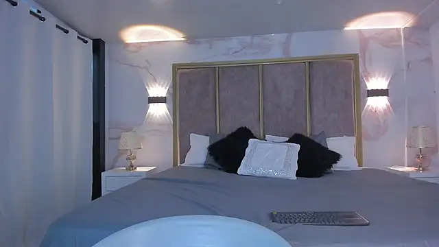 Snapshot of ValeriaOrtega chatting on 04/13/26, 11:37 ValeriaOrtega online show from 04/13/26, 11:37