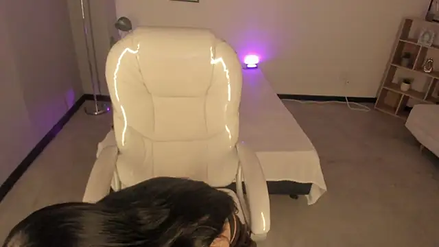 Nicole Foxx  online show from 09/11/25, 08:09