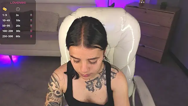 Nicole Foxx  online show from 02/12/26, 08:04