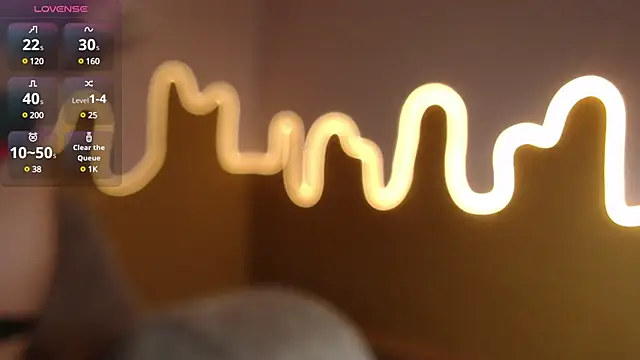 Snapshot of Odeth_ chatting on 01/26/25, 02:45 Odeth online show from 01/26/25, 02:45