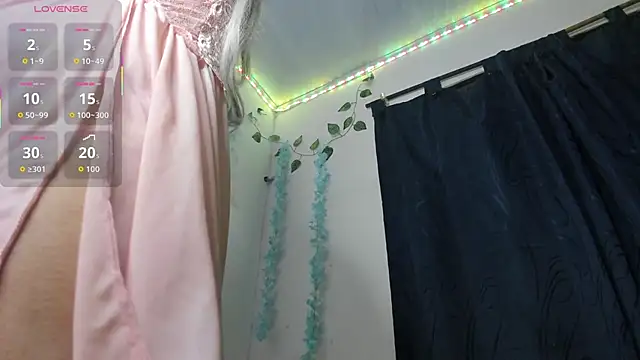 Snapshot of Odeth_ chatting on 10/02/25, 04:30 Odeth online show from 10/02/25, 04:30