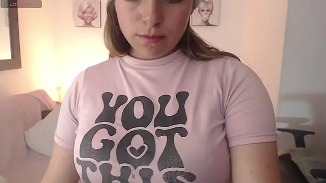 Kitten Cam online show from 12/14/25, 05:07