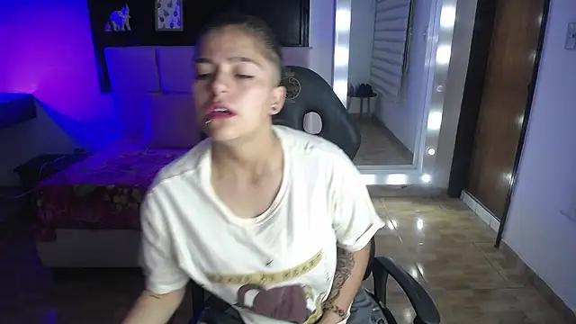 Kitten Cam online show from 02/22/26, 01:09