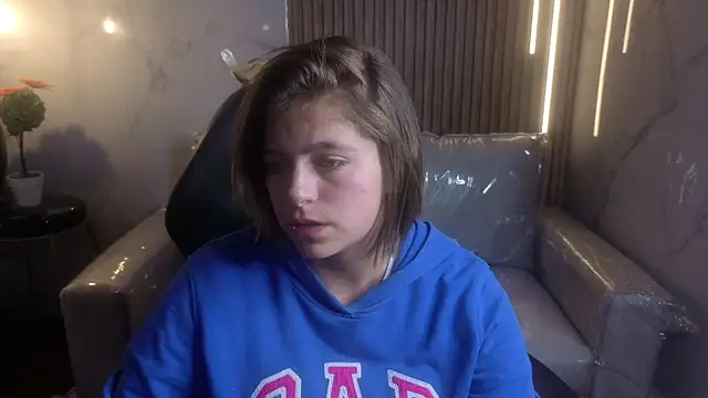 Kitten Cam online show from 05/10/26, 04:28