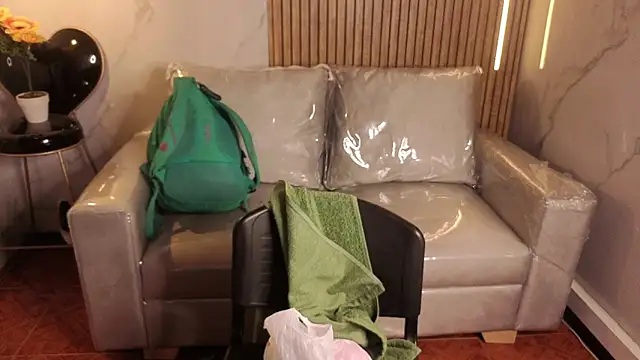 Snapshot of Kitten_Cam chatting on 06/23/26, 01:14 Kitten Cam online show from 06/23/26, 01:14