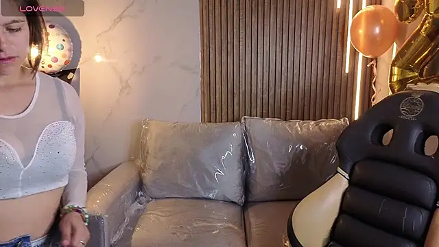 Snapshot of Kitten_Cam chatting on 06/30/26, 09:49 Kitten Cam online show from 06/30/26, 09:49