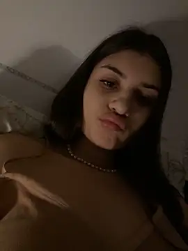 Snapshot of hdhehrv chatting on 01/29/25, 12:33 hdhehrv online show from 01/29/25, 12:33