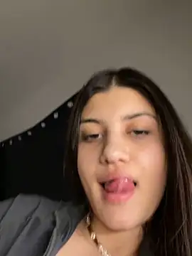 Snapshot of hdhehrv chatting on 02/06/25, 11:15 hdhehrv online show from 02/06/25, 11:15