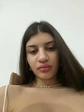 Snapshot of hdhehrv chatting on 02/18/25, 10:47 hdhehrv online show from 02/18/25, 10:47