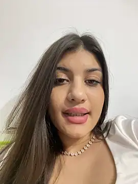 Snapshot of hdhehrv chatting on 02/24/25, 02:19 hdhehrv online show from 02/24/25, 02:19