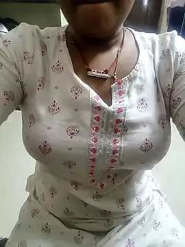 Tamil queen1 online show from 01/05/26, 07:39