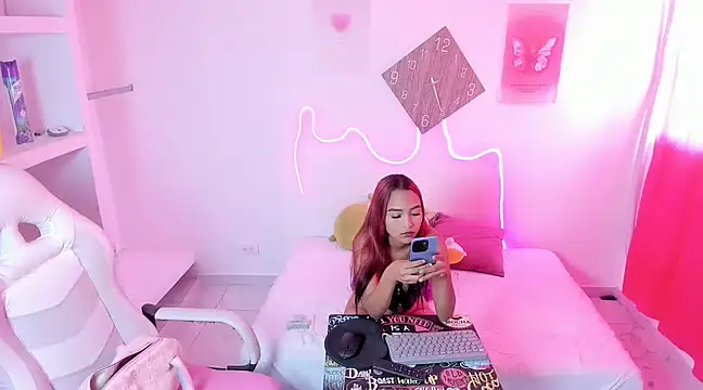 Snapshot of Barbie_sexy33 chatting on 03/10/25, 02:59 Barbie sexy33 online show from 03/10/25, 02:59