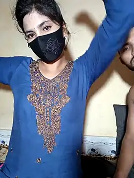 Hot couple 1 online show from 10/23/25, 11:20