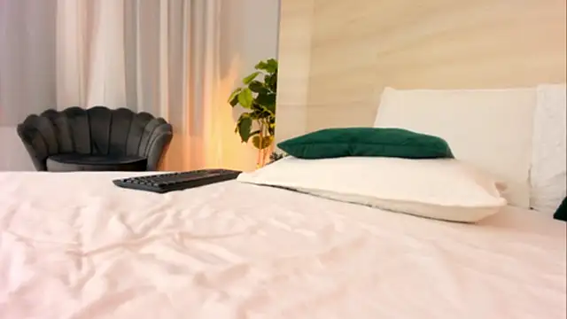 Snapshot of EllaWhiteX chatting on 05/22/26, 05:07 EllaWhiteX online show from 05/22/26, 05:07
