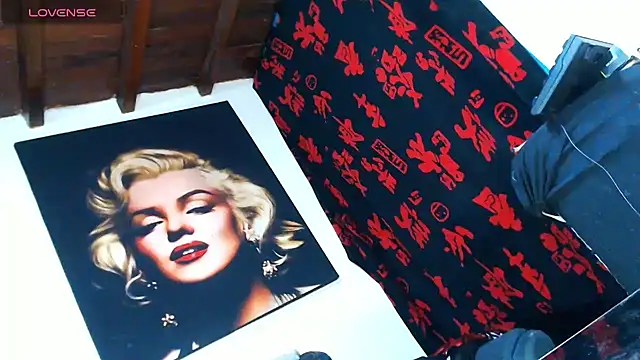 Snapshot of licy_blonde_hot chatting on 04/02/26, 09:18 licy blonde hot online show from 04/02/26, 09:18