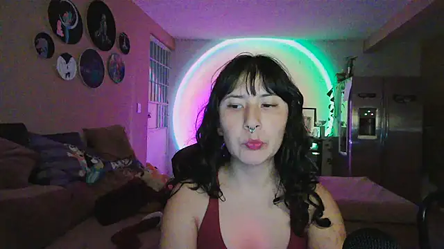 Snapshot of GinnyDelice chatting on 01/11/26, 01:21 GinnyDelice online show from 01/11/26, 01:21