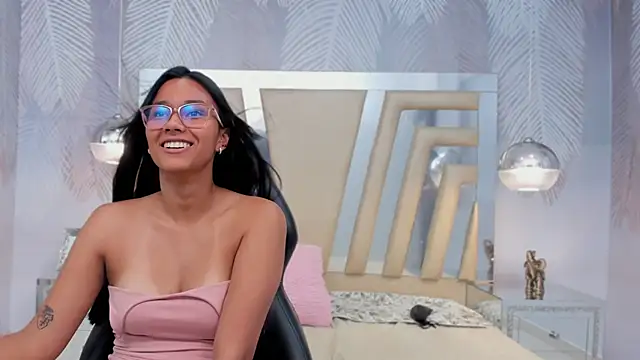 LIA SWAN  online show from 02/07/25, 09:58