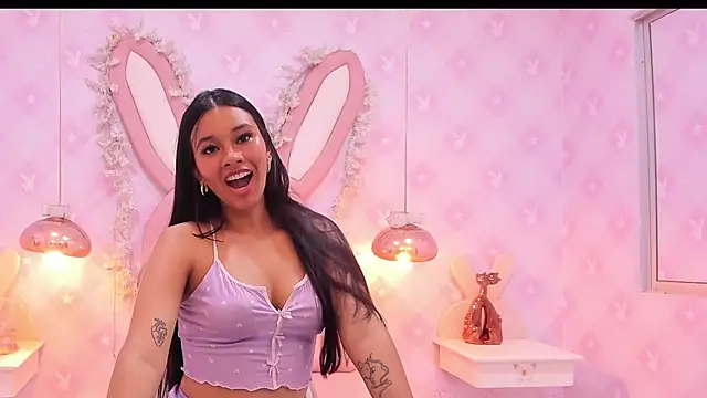 LIA SWAN  online show from 10/28/25, 04:27